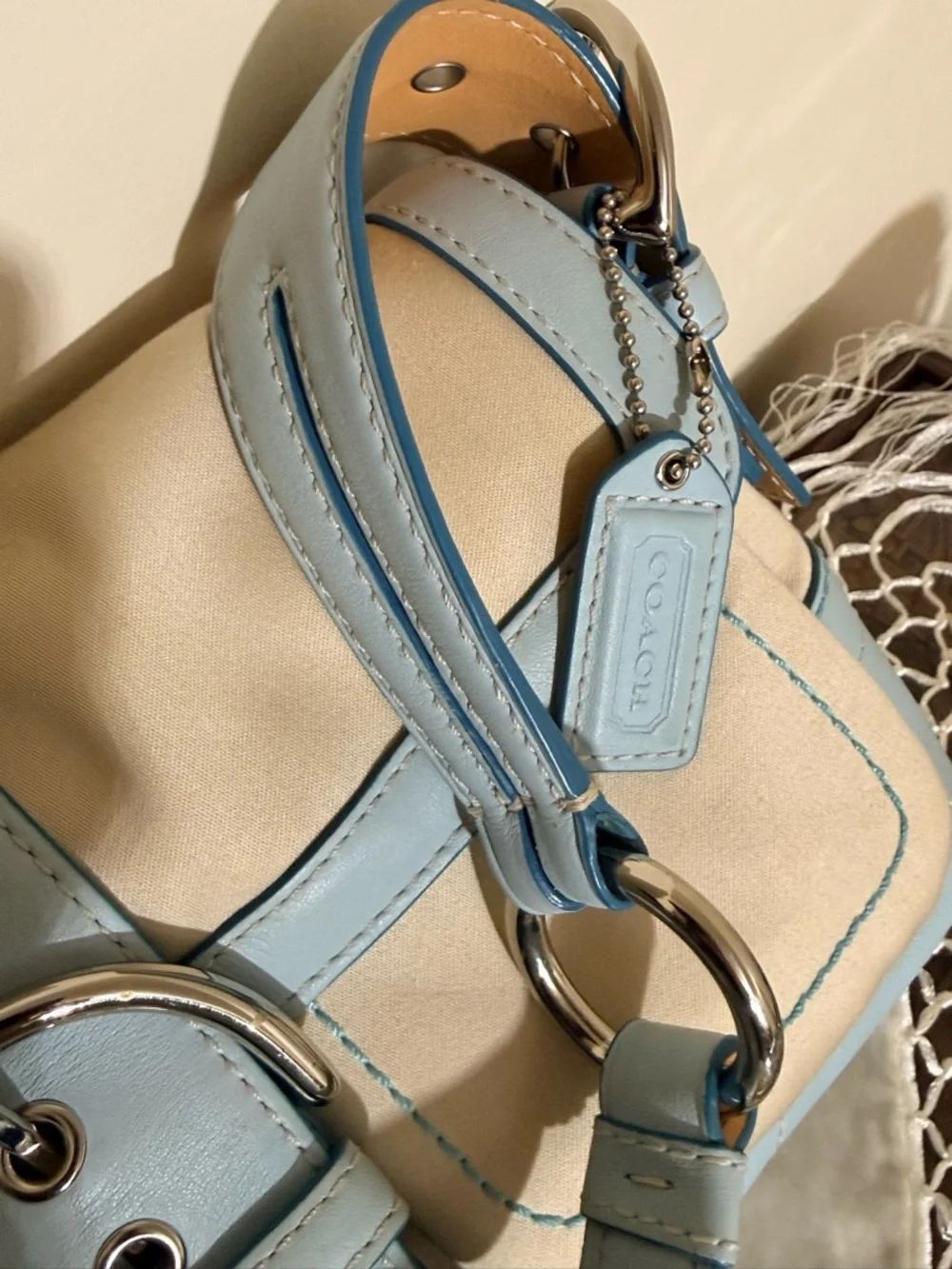 Vintage Coach Soho Hampton Flap Shoulder Bag Blue Cream Buckle Y2K - Picture 2 of 10